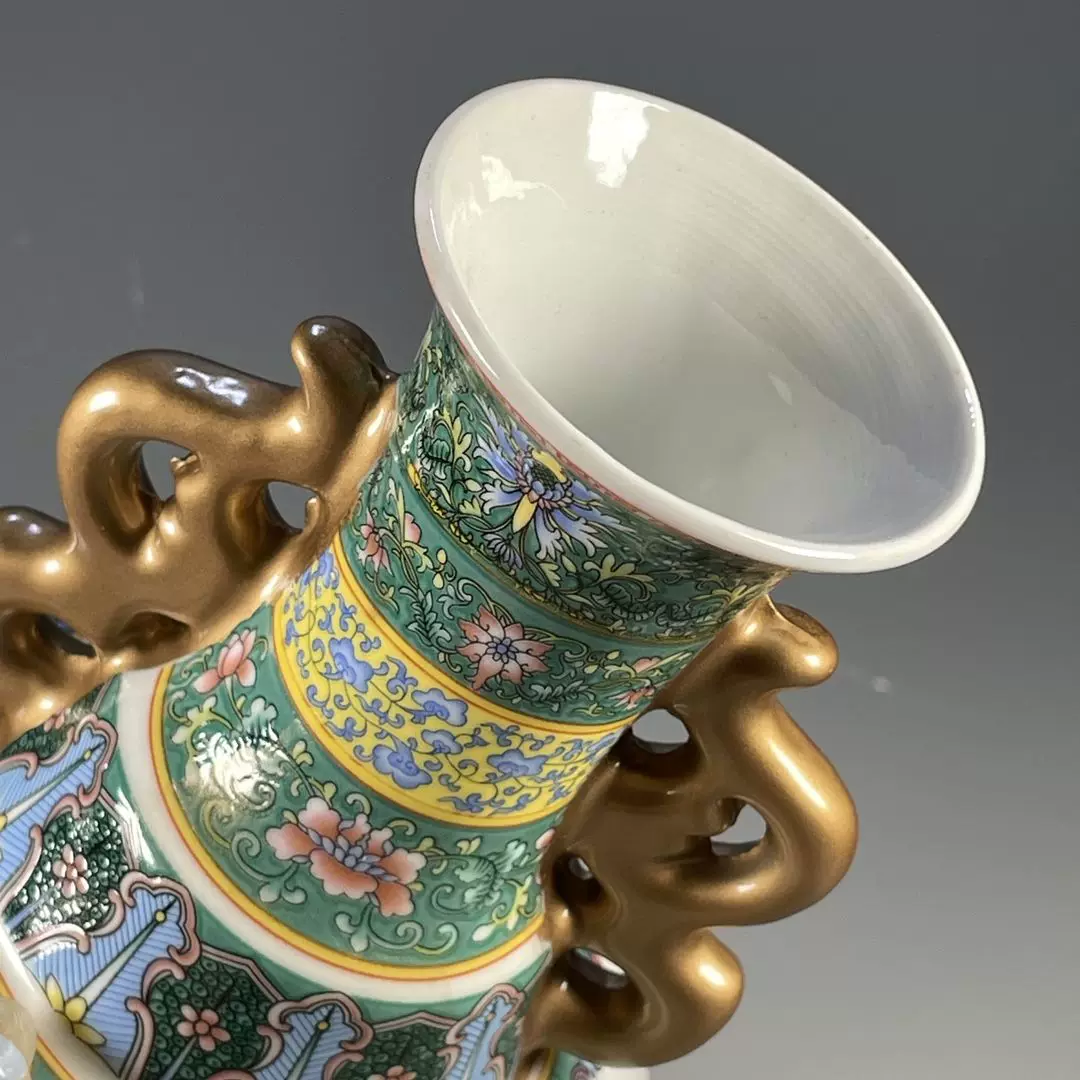 大清乾隆年製銘 - 京都国立博物館 館蔵品データベース | 粉彩松鹿図瓶