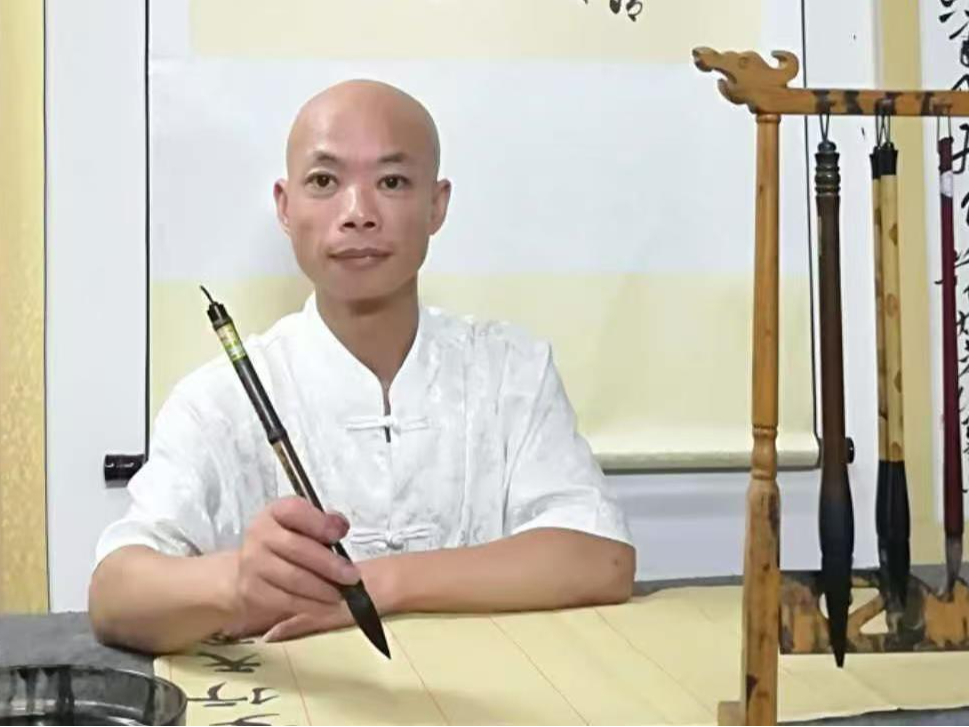 笔墨生香处山水有清音——记书画家曾祖山的艺术人生