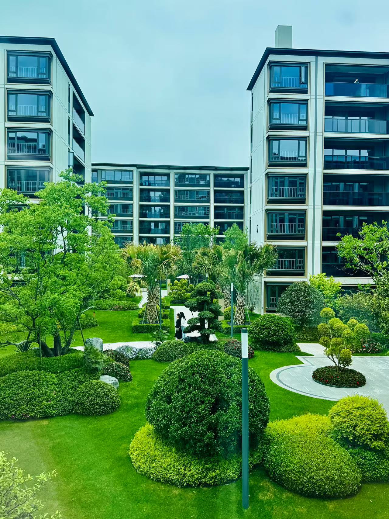 🔥 3万+住滨江洋房！钱塘江的低密小区
